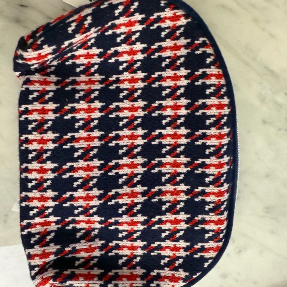 Geometric Patterned Women's Accessory - Picture 2 of 5